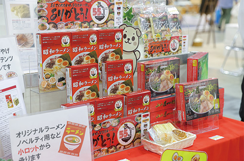 写真：オリジナル食品＆飲料エリア